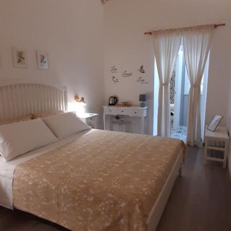 Il Poggiolo Fiorito Hotel Taranto Ngoại thất bức ảnh